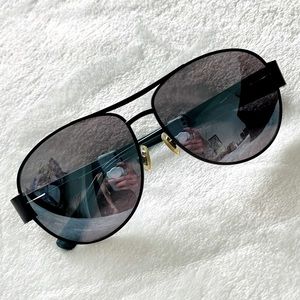 Stylish Black Aviator Sunglasses